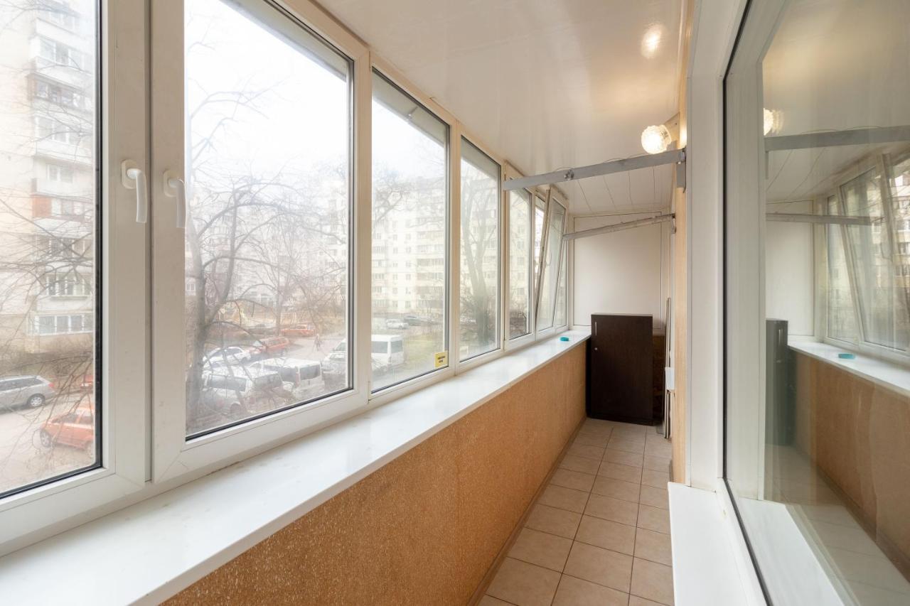 Kvartirkoff Na Geroev Dnepra 36 B Kiev Bagian luar foto
